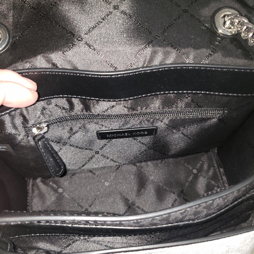 Michael Kors Crossbody - Picture 3 of 8